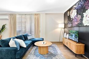 2bdr East Perth Getaway