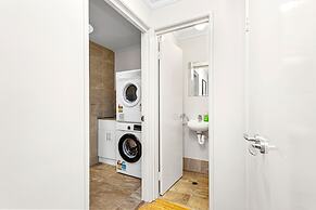3bdr Sauna Pool Gym Parking