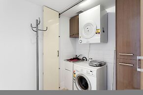1bdr Parking on Beaufort Street