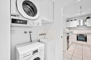 Bespoke East Perth - Sleeps 2 - Superior Wifi