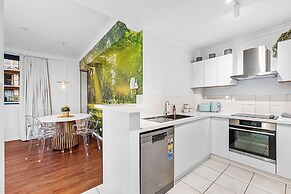 Bespoke East Perth - Sleeps 2 - Superior Wifi