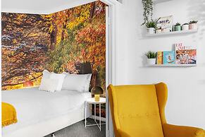 Bespoke East Perth - Sleeps 2 - Superior Wifi