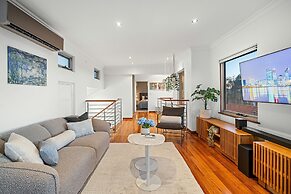 Designer Luxury 3brd - Epic Views - South Perth