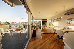 Designer Luxury 3brd - Epic Views - South Perth