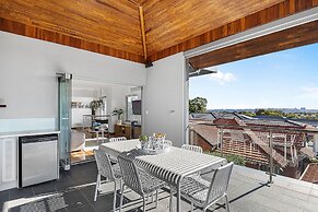 Designer Luxury 3brd - Epic Views - South Perth