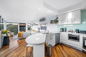 Designer Luxury 3brd - Epic Views - South Perth