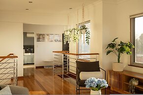 Designer Luxury 3brd - Epic Views - South Perth
