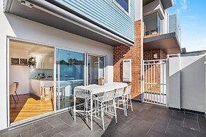 Designer Luxury 3brd - Epic Views - South Perth