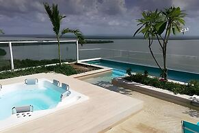 808 Martinique