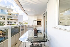 Apart w/ Barbecue in Condominium With Pool Bri0102