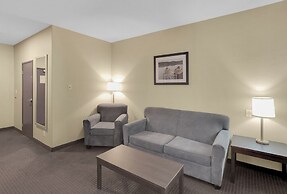 Duvernay Inn & Suites