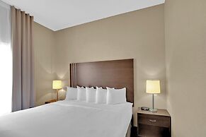 Duvernay Inn & Suites