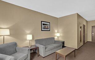 Duvernay Inn & Suites