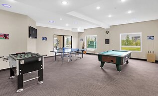 Duvernay Inn & Suites