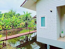 Coco and Canal HomeStory