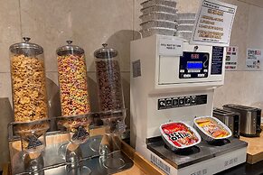 3S HOTEL DONGTAN - BUSINESS