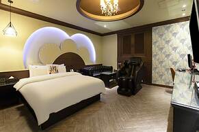 3S HOTEL DONGTAN - BUSINESS