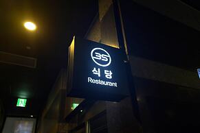 3S HOTEL DONGTAN - BUSINESS