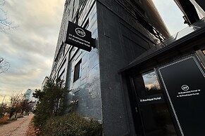 3S HOTEL DONGTAN - BUSINESS