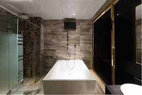 3S HOTEL DONGTAN - BUSINESS