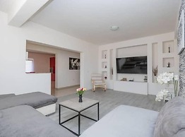 Countryside Villa Tajo
