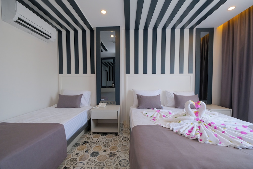 Black Royal Belek
