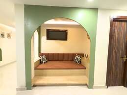 Nuri's Nest and Notch