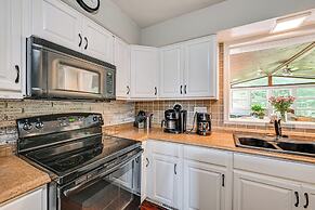 Golf Course Views & Games Galore - Vine Grove Gem!