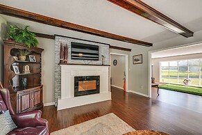 Golf Course Views & Games Galore - Vine Grove Gem!