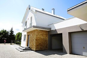 Comfortable Holiday Home for 4 People