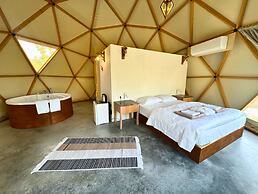 In Out Resort Glamping