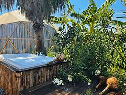 In Out Resort Glamping