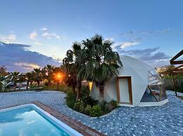 In Out Resort Glamping