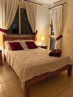 Holiday Home Paphos - Near Amenities - Poolside