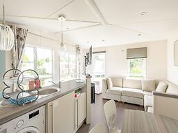 Mobile Home in Veuzain-sur-loire With Garden