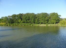 Mobile Home in Veuzain-sur-loire With Garden