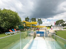 Mobile Home in Veuzain-sur-loire With Garden