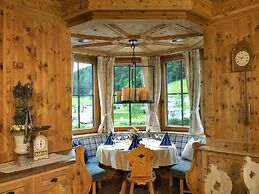 Chalet in Tyrol Near Ski Slopes