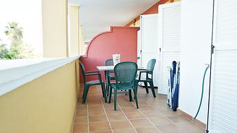 Bright Apartment With Pool Access