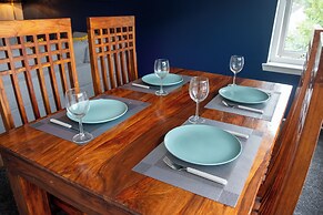 Modern Unit Cook  Work in Comfort