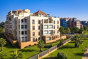 Beachfront Apartment With Pool