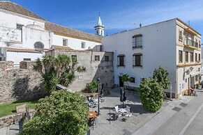 Ayamonte Central: Your Urban Oasis