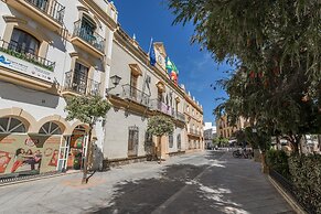 Ayamonte Central: Your Urban Oasis