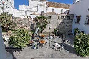 Ayamonte Central: Your Urban Oasis