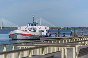 Ayamonte Central: Your Urban Oasis