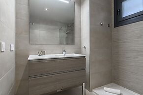 Modern Apartment With Shared Pool