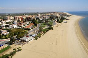 Spacious Isla Canela Getaway