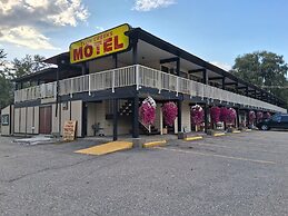 Twin Creeks Motel