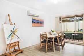 StayAU Cozy 3BR Suburban Ingleburn