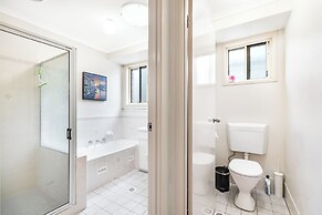StayAU Cozy 3BR Suburban Ingleburn